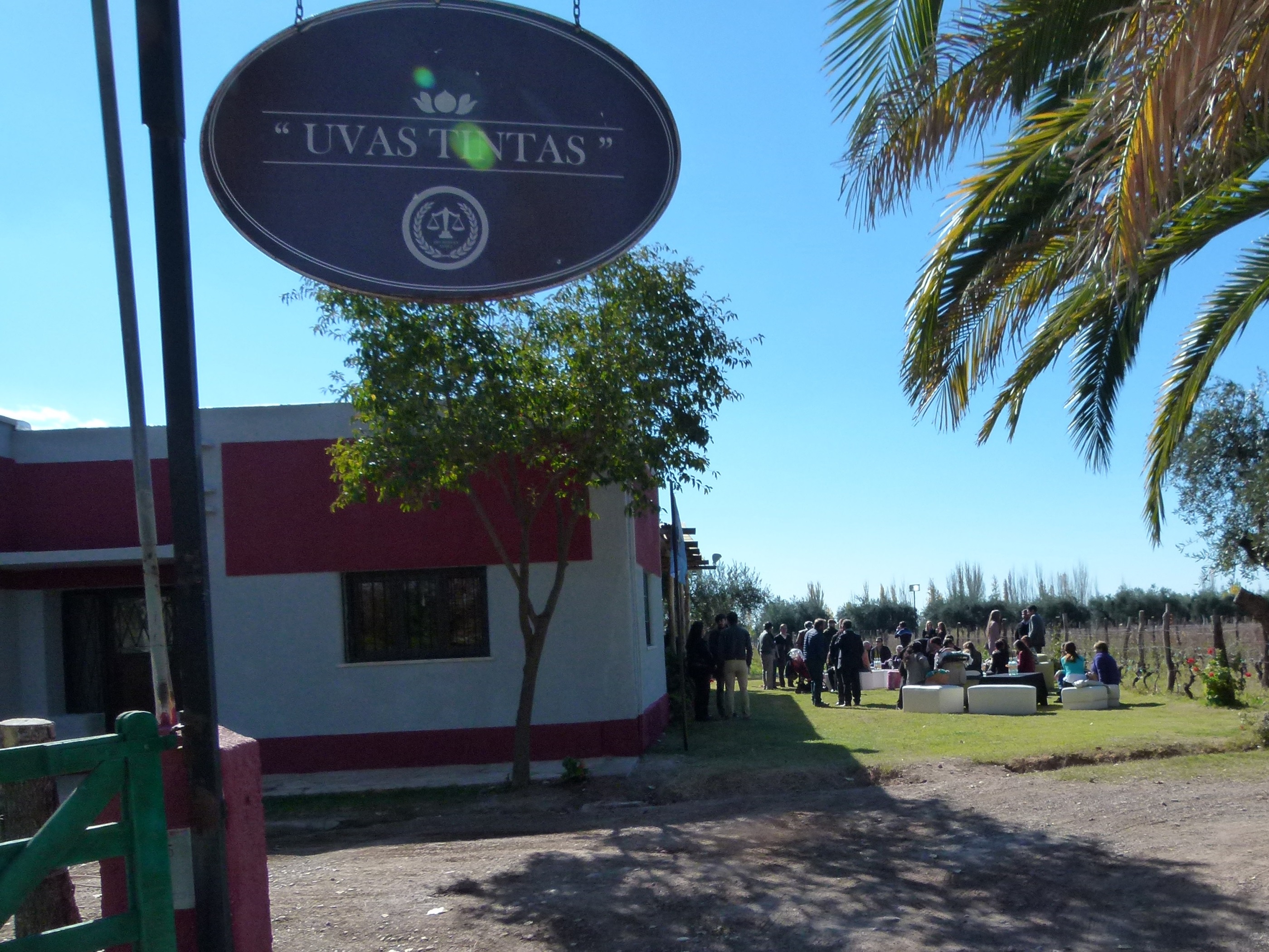 El predio Uvas Tintas se ubica en Russell, Maipú.